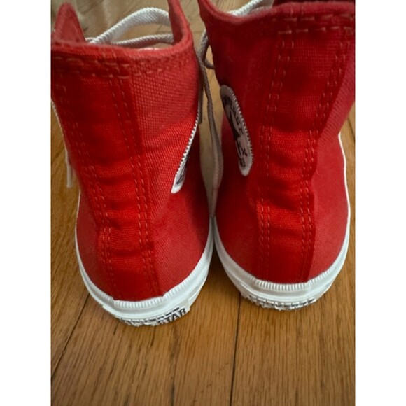 Converse Chuck Taylor II high tops, red, size 6. - Picture 2 of 9